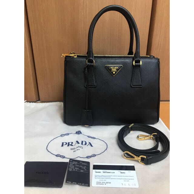 ハンドバッグお値下げ中！PRADA サフィアーノ ブラック 美品