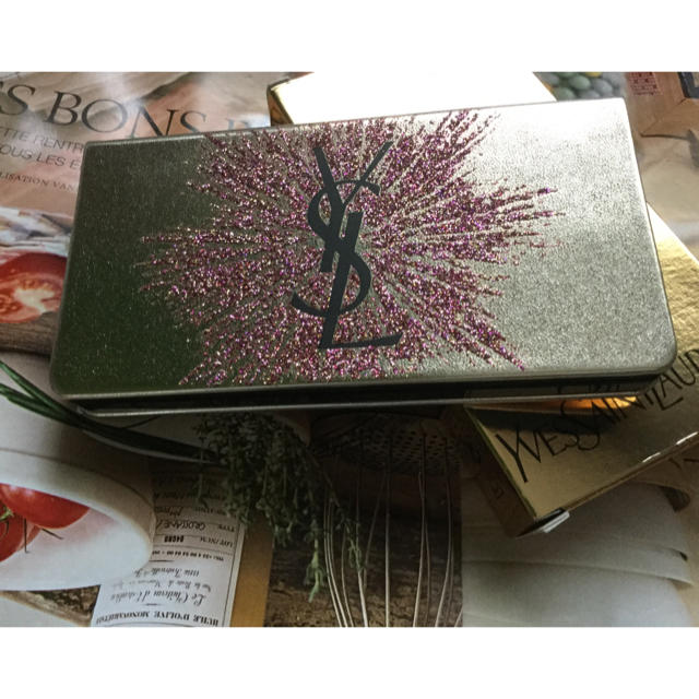 Yves Saint Laurent Beaute(イヴサンローランボーテ)のYSL パレット ダズルライト 美品 コスメ/美容のキット/セット(コフレ/メイクアップセット)の商品写真