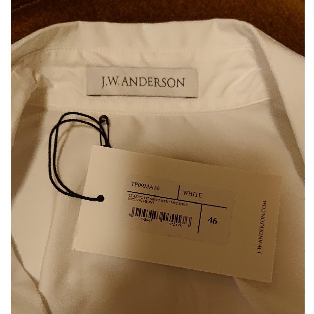 J.W.ANDERSON(ジェイダブリューアンダーソン)の【未使用】J.W.Anderson シャツ メンズのトップス(シャツ)の商品写真