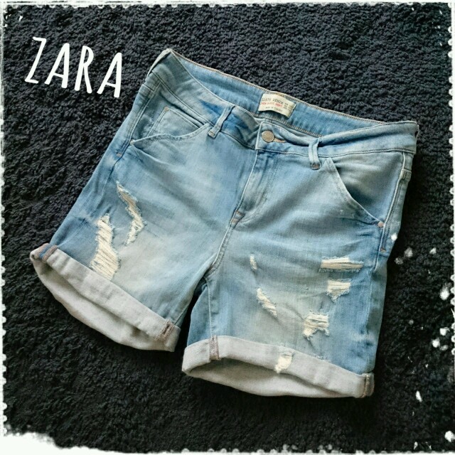 ZARA(ザラ)の試着のみ🌟ダメージハーフデニム レディースのパンツ(ハーフパンツ)の商品写真