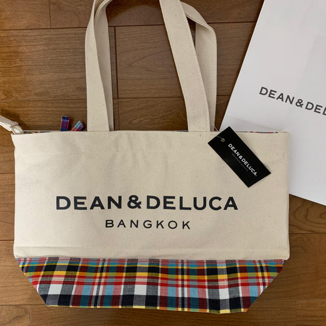 DEAN & DELUCA(ディーンアンドデルーカ)のDEAN&DELUCA 【タイ限定】チェックトートバッグ  レディースのバッグ(トートバッグ)の商品写真