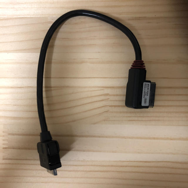 Audi アウディ Iphone Ipod アダプターの通販 By アウディならラクマ