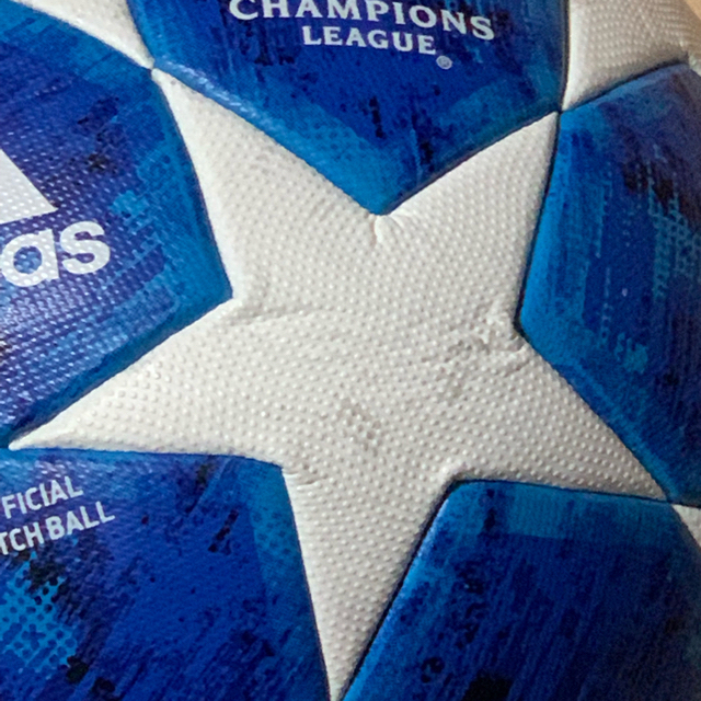 adidas(アディダス)の【ジャンク品】2018-19 UEFA CL 公式試合球 スポーツ/アウトドアのサッカー/フットサル(ボール)の商品写真