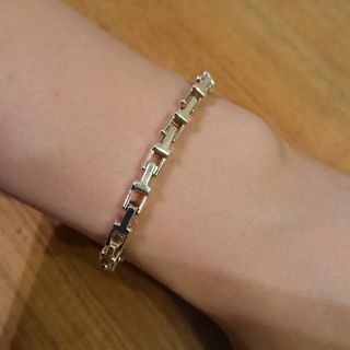 TIFFANY & Co. ティファニー Tナローチェーンブレスレット