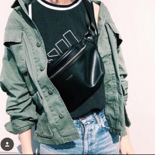 マウジー(moussy)の新品タグ付き moussy ボディバッグ(ボディバッグ/ウエストポーチ)