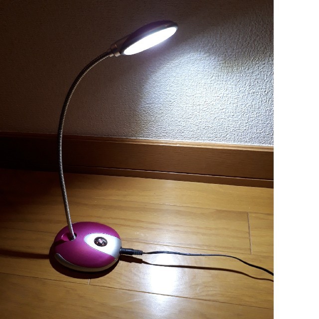 GENTOS(ジェントス)のGENTOS  LED 照明器具　DK-F1CWP 卓上ライト　デスクライト　机 インテリア/住まい/日用品のライト/照明/LED(フロアスタンド)の商品写真
