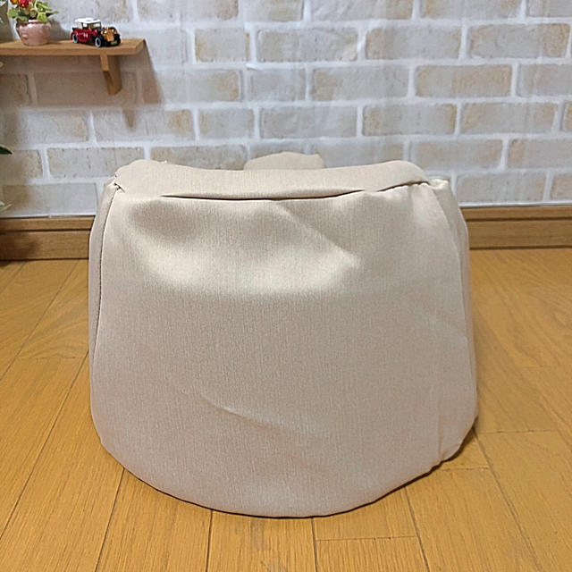 Bumbo(バンボ)のハンドメイド♡バンボカバー(ベージュやや光沢あり) キッズ/ベビー/マタニティのキッズ/ベビー/マタニティ その他(その他)の商品写真