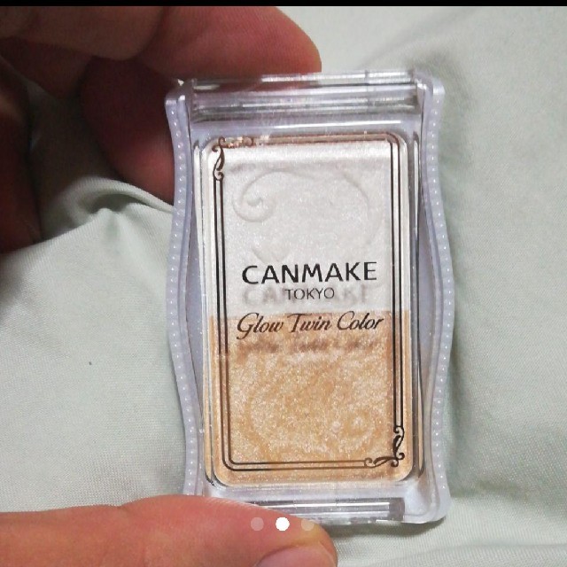 CANMAKE(キャンメイク)のキャンメイクグロウツインカラー01 コスメ/美容のベースメイク/化粧品(フェイスカラー)の商品写真