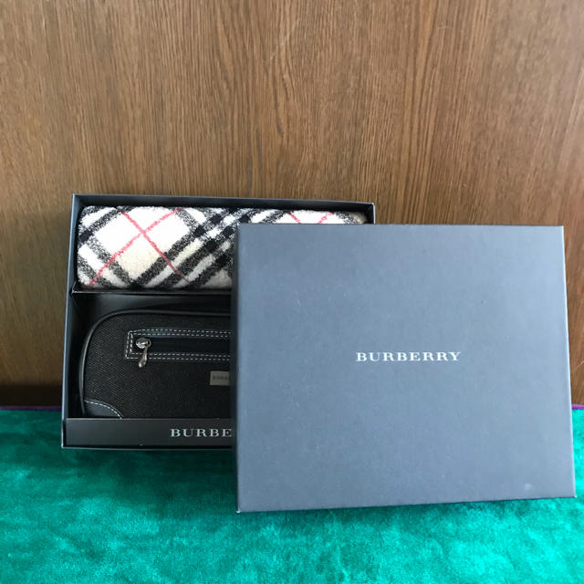 BURBERRY(バーバリー)の源様専用です。 インテリア/住まい/日用品の文房具(ペンケース/筆箱)の商品写真