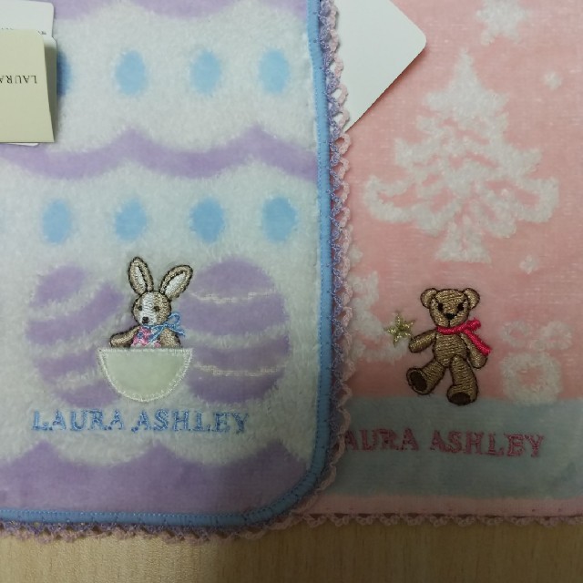 LAURA ASHLEY(ローラアシュレイ)のako☆様専用ローラアシュレイ タオルハンカチ 2枚 新品 ③ レディースのファッション小物(ハンカチ)の商品写真