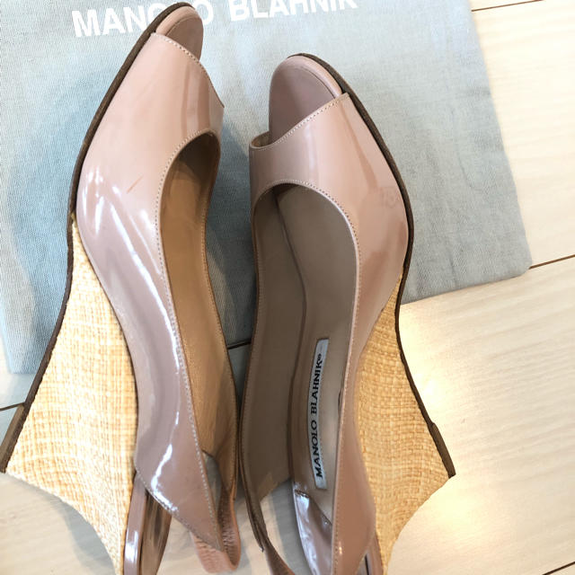 MANOLO BLAHNIK(マノロブラニク)のMANORO BLAHNIK レディースの靴/シューズ(サンダル)の商品写真