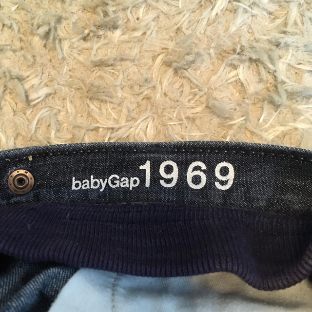 babyGAP(ベビーギャップ)のbaby gap ジーンズ  90 キッズ/ベビー/マタニティのキッズ服男の子用(90cm~)(パンツ/スパッツ)の商品写真