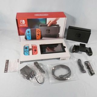 ニンテンドースイッチ(Nintendo Switch)の任天堂 Switch スイッチ 家庭用ゲーム機 レッドxブルー /キレイです(家庭用ゲーム機本体)