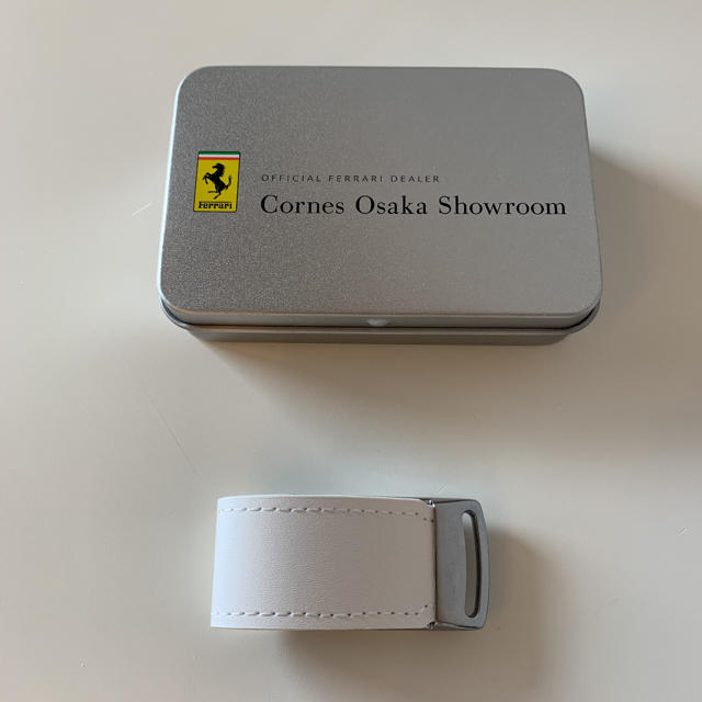 Ferrari(フェラーリ)の【新品・未使用】Ferrari フェラーリ ホワイトベルト付きUSB スマホ/家電/カメラのPC/タブレット(PC周辺機器)の商品写真