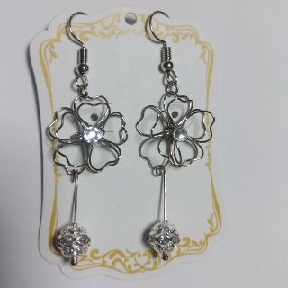 ピアス(ピアス)