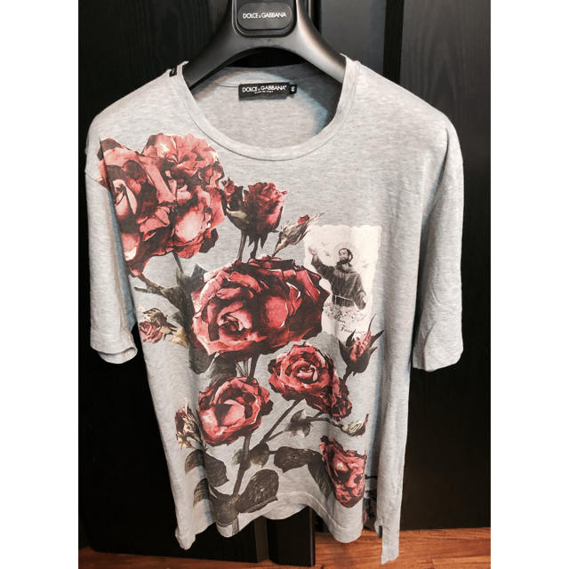 DOLCE&GABBANA(ドルチェアンドガッバーナ)の美品ドルチェ&ガッバーナD&Gシャツt薔薇バラプリント夏モデル46mグレー メンズのトップス(Tシャツ/カットソー(半袖/袖なし))の商品写真