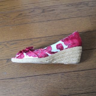 タカシマヤ(髙島屋)の高島屋購入　サンダルレッド　定価￥18000　美品(サンダル)