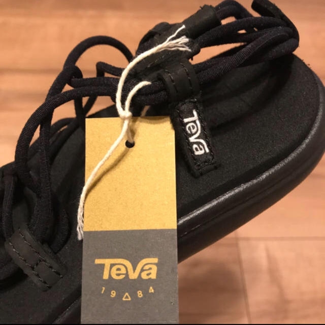 Teva(テバ)の新品タグ付き Teva VOYA INFINITY 24cm レディースの靴/シューズ(サンダル)の商品写真