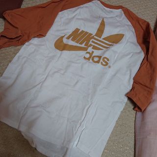 ナイキ(NIKE)のadidas NIKE naルーズTシャツ ラグラン ブラウン フリーサイズ(Tシャツ(長袖/七分))