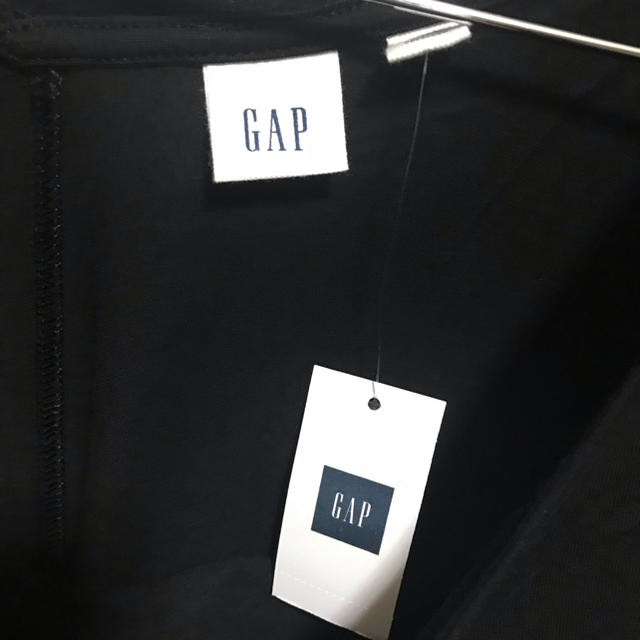 GAP(ギャップ)のgu ユニクロ 黒ティシャツ レディースのトップス(Tシャツ(半袖/袖なし))の商品写真