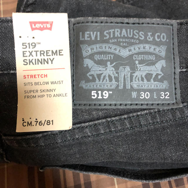 Levi's(リーバイス)のLevi's スキニー スキニーデニム デニム ブラック スミクロ メンズのパンツ(デニム/ジーンズ)の商品写真