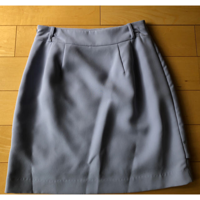 PATTERN fiona(パターンフィオナ)の綺麗めな印象に★チューリップ型タイトスカート（サックス） レディースのスカート(ひざ丈スカート)の商品写真