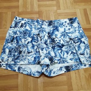 エイチアンドエム(H&M)のＨ＆Ｍ 花柄 ショートパンツ(ショートパンツ)