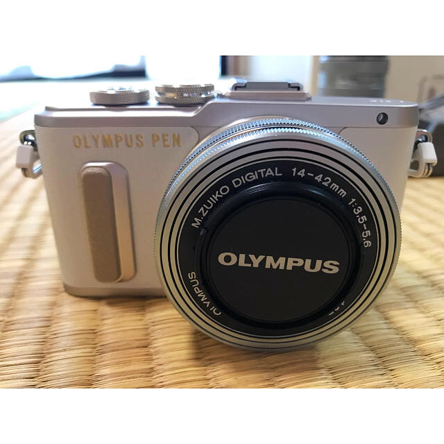 OLYMPUS PEN E-PL8 EZダブルズームキット ホワイト???? - ミラーレス一眼