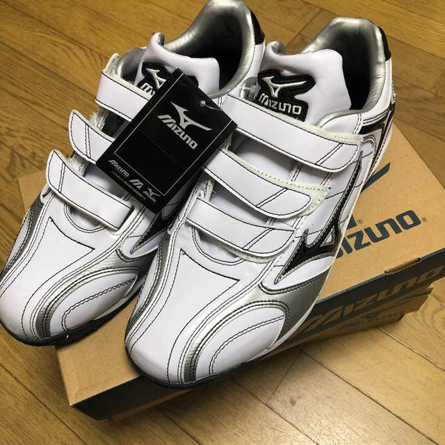 MIZUNO(ミズノ)の【新品・未使用】ミズノ 野球 トレーニングシューズ 27.5cm スポーツ/アウトドアの野球(シューズ)の商品写真