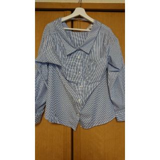 フォーエバートゥエンティーワン(FOREVER 21)のForever21 ストライプシャツ ブルー　背中見せ(シャツ/ブラウス(長袖/七分))