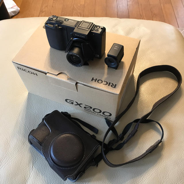 RICOH(リコー)のRICOH GX200 with VF-1 ビューファインダーキット スマホ/家電/カメラのカメラ(コンパクトデジタルカメラ)の商品写真