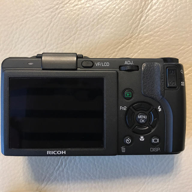 RICOH(リコー)のRICOH GX200 with VF-1 ビューファインダーキット スマホ/家電/カメラのカメラ(コンパクトデジタルカメラ)の商品写真