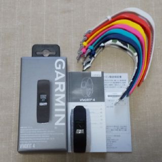 ガーミン(GARMIN)の【専用】garmin vivofit4  +７本替えバンド(その他)