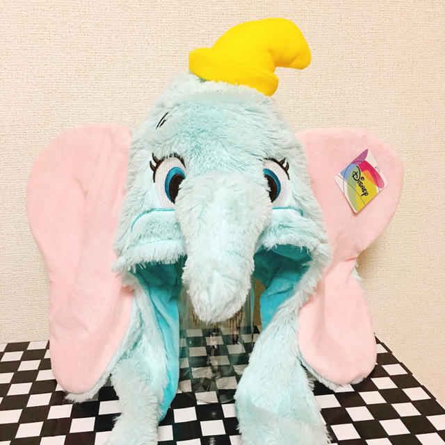 Disney(ディズニー)のディズニー ダンボ ぬいぐるみ 帽子 被り物 エンタメ/ホビーのおもちゃ/ぬいぐるみ(キャラクターグッズ)の商品写真