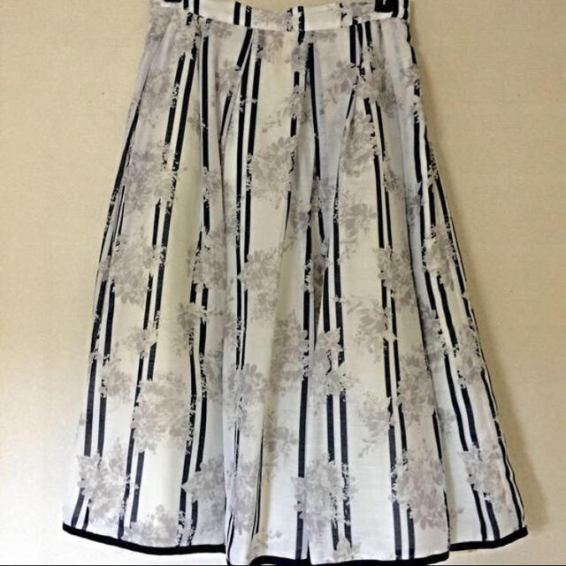 MERCURYDUO(マーキュリーデュオ)のマーキュリーデュオ スカート レディースのスカート(ひざ丈スカート)の商品写真