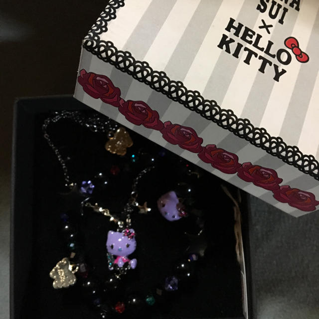 ANNA SUI(アナスイ)のアナスイ X ハローキティコラボ  ネックレス  &  ブレスレット レディースのアクセサリー(ネックレス)の商品写真