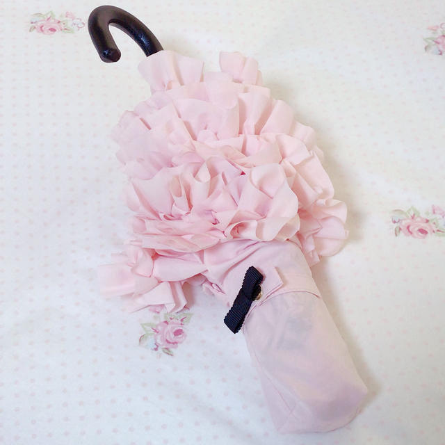 Maison de FLEUR(メゾンドフルール)のメゾンドフルール🎀折りたたみ日傘 ピンク レディースのファッション小物(傘)の商品写真