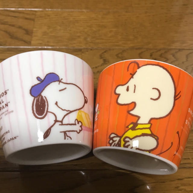 SNOOPY(スヌーピー)の陶磁器製ミニカップ 2個セット インテリア/住まい/日用品のキッチン/食器(食器)の商品写真