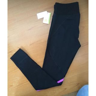 ルルレモン(lululemon)のトリーナターク スポーツレギンス 10分丈 アメリカサイズS ☆新品未使用☆(ヨガ)