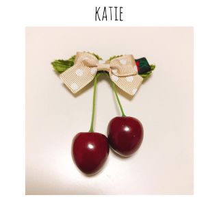 ケイティー(Katie)のkatie バレッタ ブローチ チェリー ケイティー(バレッタ/ヘアクリップ)