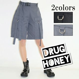 ファンキーフルーツ(FUNKY FRUIT)のDrugHoney★新品★共布ベルト付カーゴハーフパンツ  (ハーフパンツ)