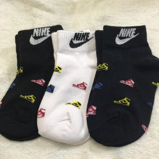 ナイキ(NIKE)の☆新品 NIKE ベビー靴下 スニーカー柄(靴下/タイツ)