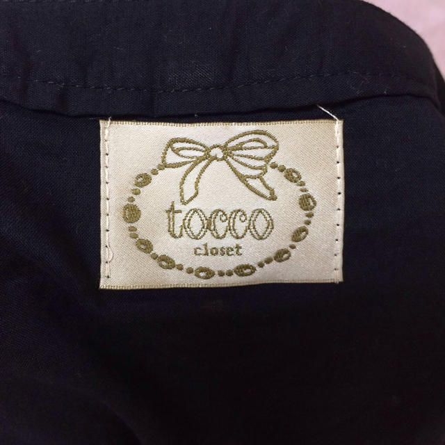 tocco(トッコ)のtocco 黒ブラウス レディースのトップス(シャツ/ブラウス(半袖/袖なし))の商品写真