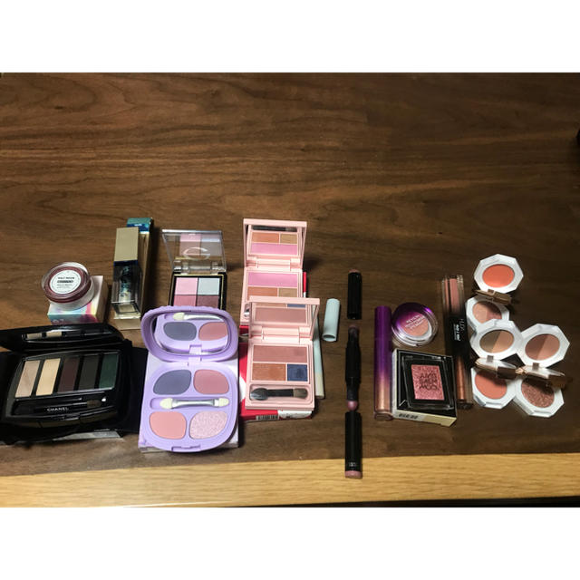 ディアダリア、シャネル、hudabeauty、レブロン、nars、whomee