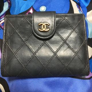 シャネル(CHANEL)のCHANEL シャネル マトラッセ  二つ折り財布  黒 ブラック (折り財布)