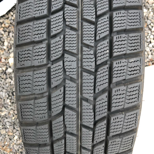 Goodyear(グッドイヤー)の195/65/r15 スタッドレス ホイール付き4本セットです。 自動車/バイクの自動車(タイヤ・ホイールセット)の商品写真