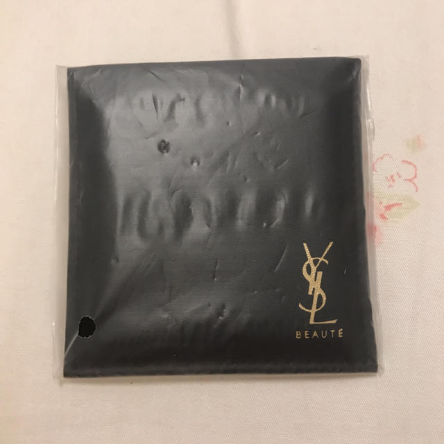 Yves Saint Laurent Beaute(イヴサンローランボーテ)の【非売品】【新品未使用】イヴ・サンローラン ミラー YSL レディースのファッション小物(ミラー)の商品写真