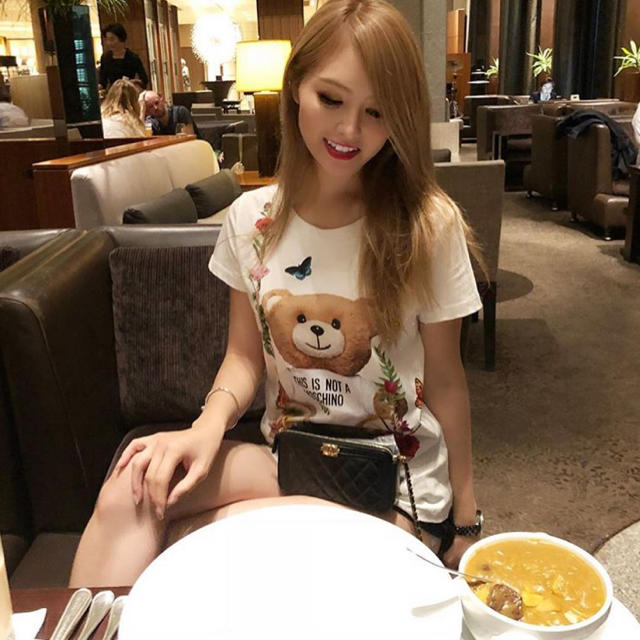 有名モデルも愛用♡【MOSCHINO】Tシャツ 有名モデルも愛用♡【MOSCHINO】Tシャツ