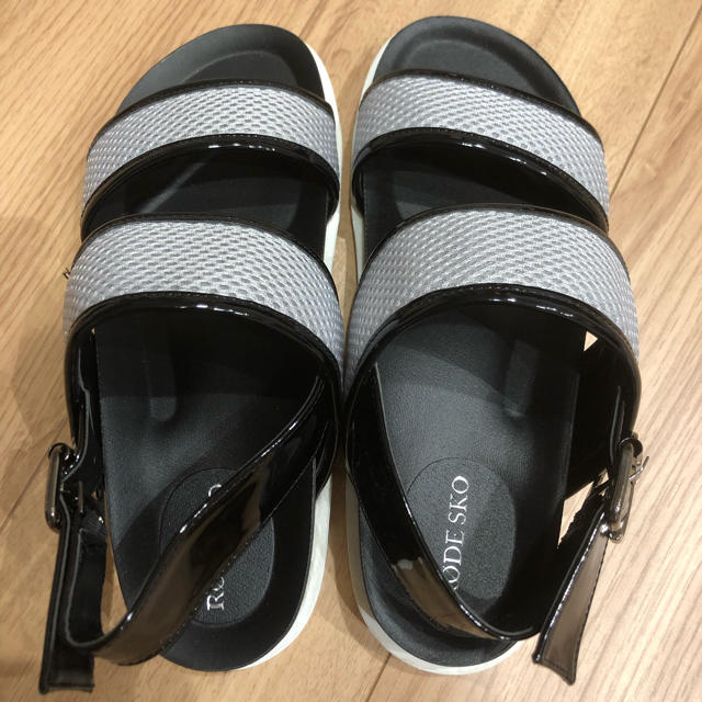 新品未使用☆ロデスコのサンダル 1