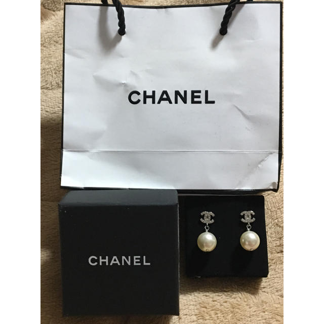 CHANEL両耳ピアスアクセサリー